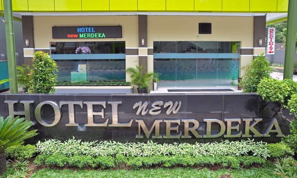 Hotel New Merdeka Pati Kültér fotó